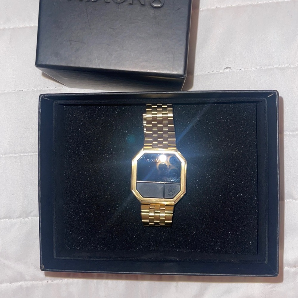 Nixon watch